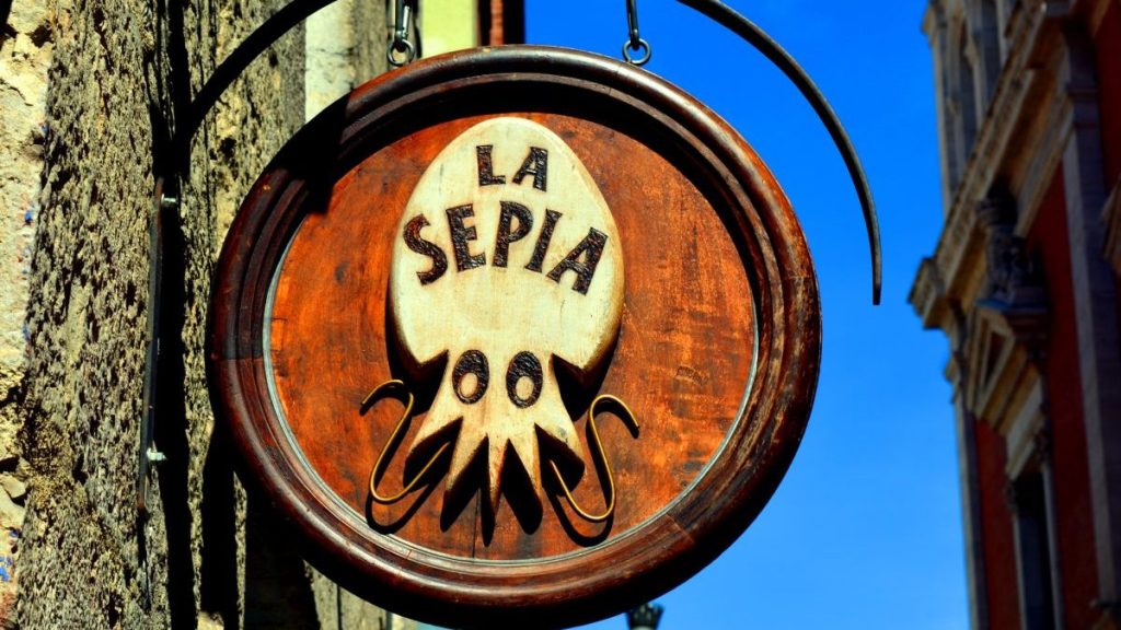 El bar de Valladolid que vende 100 toneladas de sepia al año