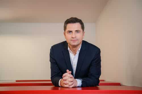 Borja Cabezón sustituye como CEO de Enisa a José Bayón, que pasa a dirigir la EOI