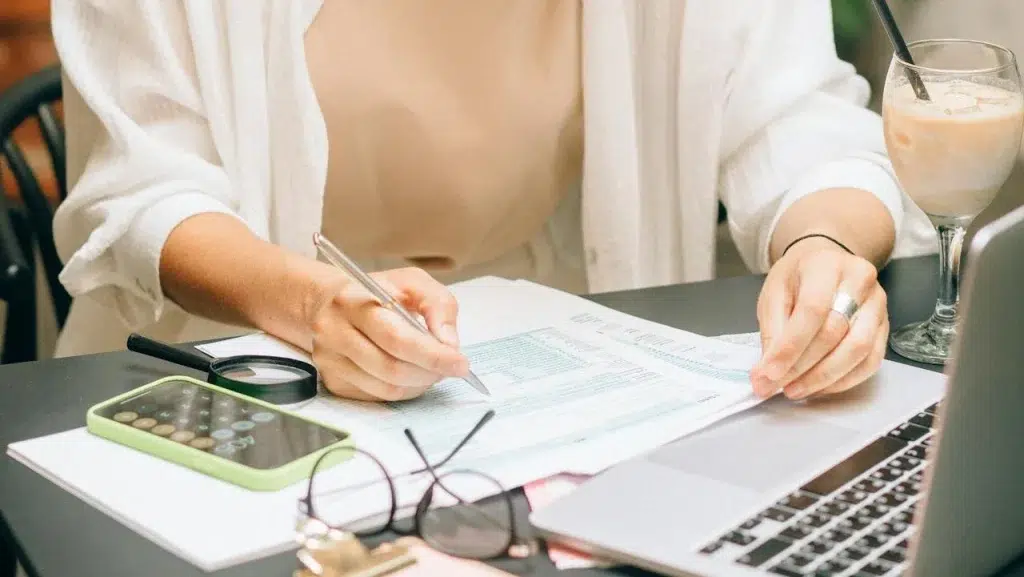 Cómo hacer una factura proforma: Qué es, requisitos y ejemplos
