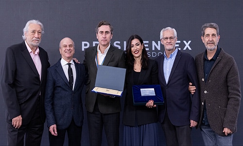 Loreal recibe el premio Miguel Angel Furones de Presidentex