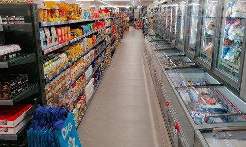 Interior de la nueva tienda Dia en Huelva