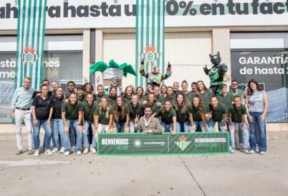 Social Energy y El Real Betis Féminas renuevan su energía en una visita cargada de emoción