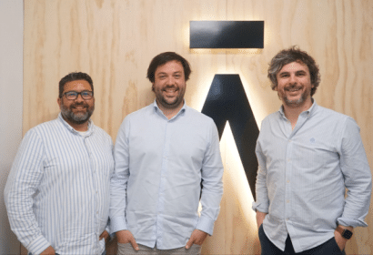 Juan Carlos Morales (izquierda), Franz Palleres y Gabriel Espín, fundadores de Aticco, que acaba de cerrar una ronda de financiación de 10 millones de euros