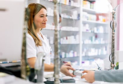 El BEI ofrecerá 150 millones de euros de financiación a emprendedoras del sector farmaceéutico