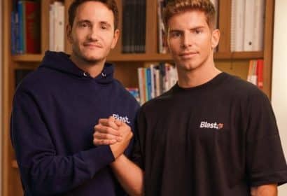 Thomas Rebaud (izquierda) y Pedro Buerbaum, fundadores de Akka, denominada anteriormente Blast