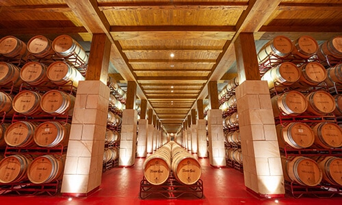 Bodegas Riojanas, 130 años de respeto por el viñedo, atención a su entorno y compromiso con la calidad.