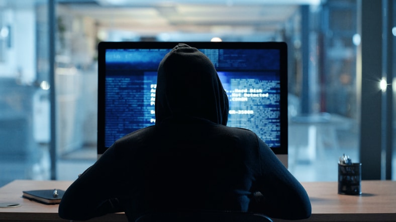 Los ciberdelincuentes usan LinkedIn y el teléfono para atacar a tu empresa
