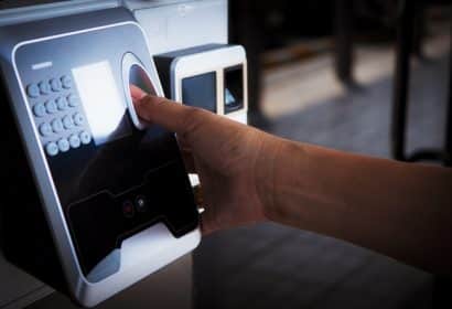 Sistema de control de presencia y accesos mediante biometría