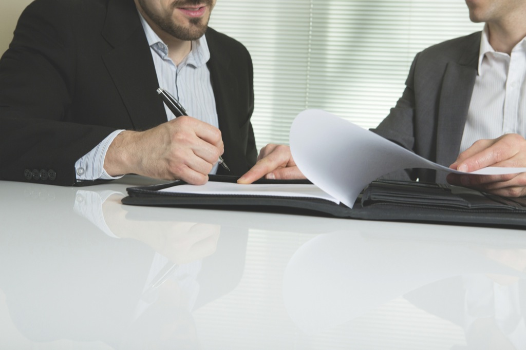 ¿Sabes que puedes trabajar para otra empresa estando en excedencia?