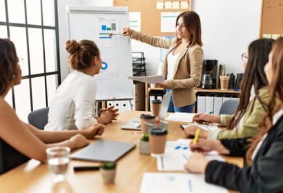 Emprender con impacto: cómo las mujeres están liderando la transformación empresarial sostenible