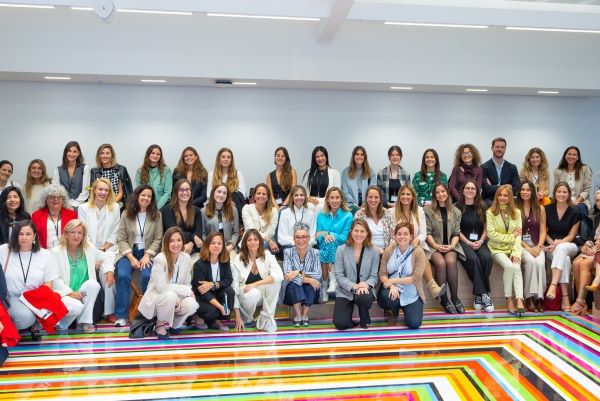 Mujeres directivas en el sector fintech AEFI