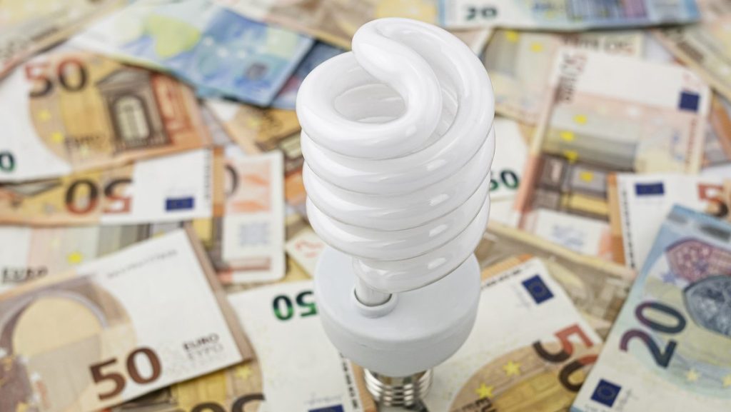 ¿Cómo te afecta la nueva factura de la luz si teletrabajas?
