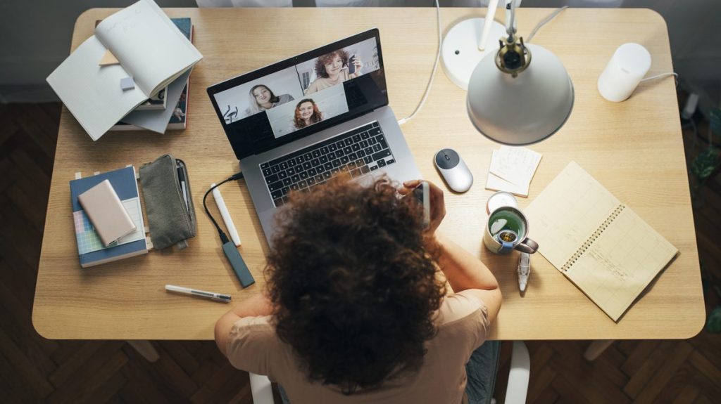 Teletrabajo: así controlan las empresas a sus empleados en remoto