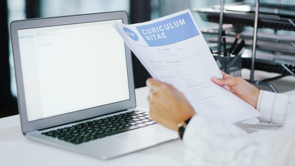 ¿Qué es el currículum ciego y por qué deberías utilizarlo en tu empresa?