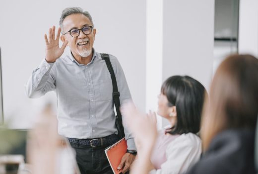 Becarios a los 60: una tendencia residual pero creciente en España