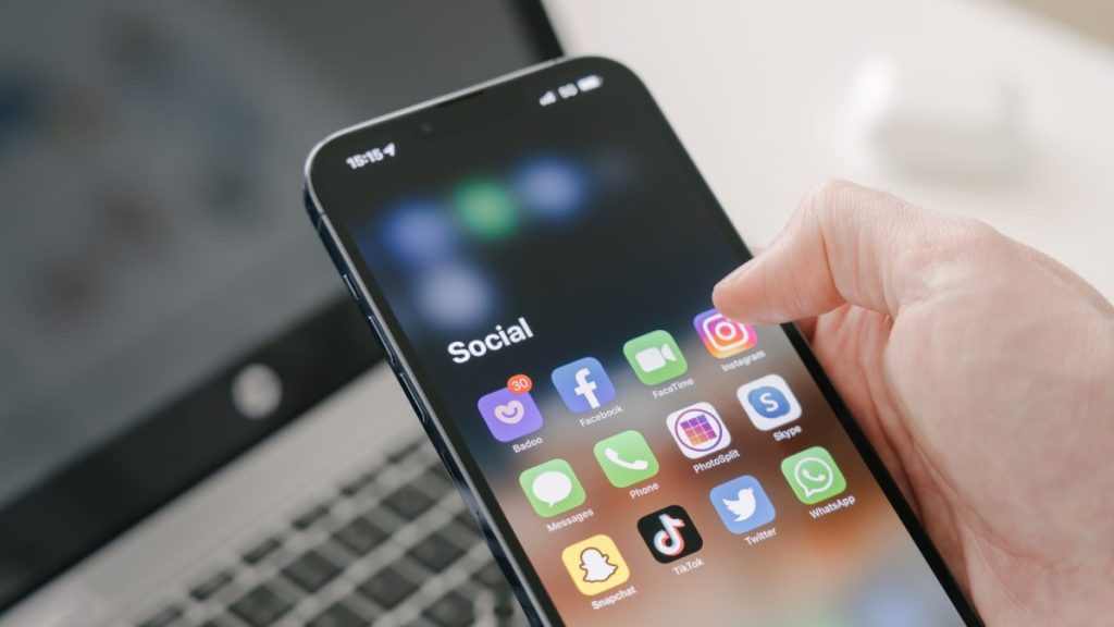 ¿Es legal despedir a un trabajador por publicar su salario en las redes sociales?
