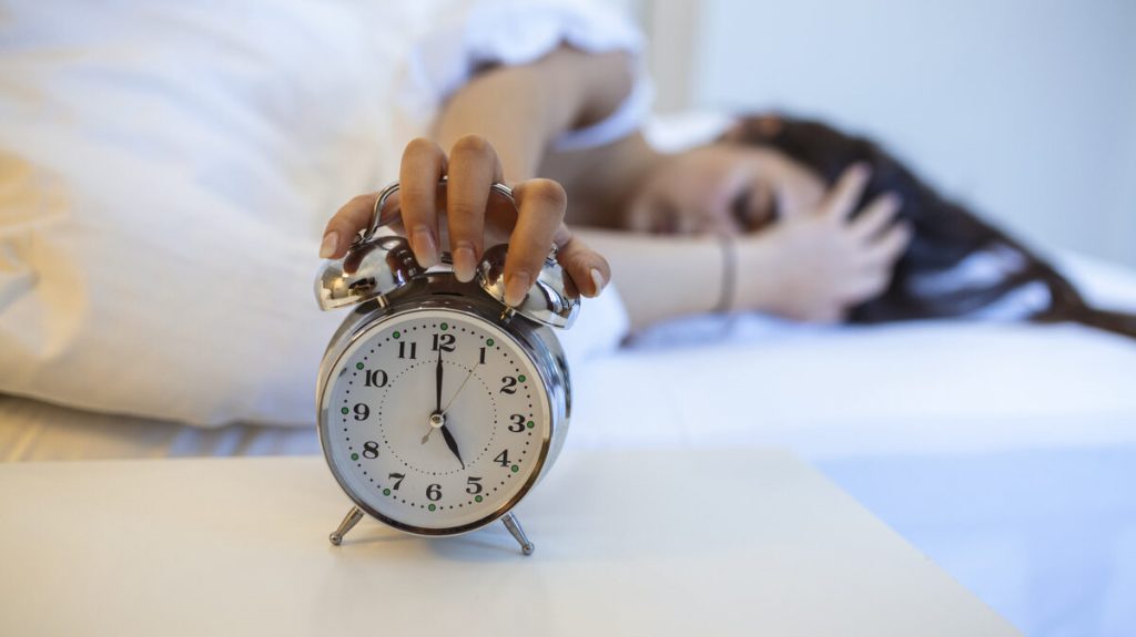 ¿Te levantarías a las 5 de la mañana si eso implica mejorar tu productividad como emprendedor?