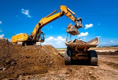 Maquinaria moderna de Aspen Construcciones; Innovación en grandes proyectos