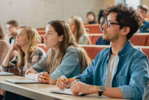 ¿Cuáles son las carreras universitarias que ‘fabrican’ más parados?