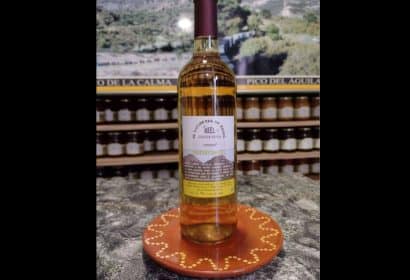 El Colmenar de Ángel es una empresa de Huesca que destaca por producir miel cruda e hidromiel