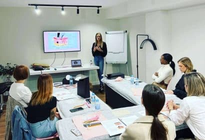 Tebori Brows lanza curso de micropigmentación de cejas con la revolucionaria técnica hairstrokes