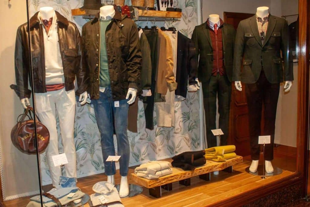 Enrique Pellejero celebra su 50 aniversario con las mejores marcas de moda y su sello propio