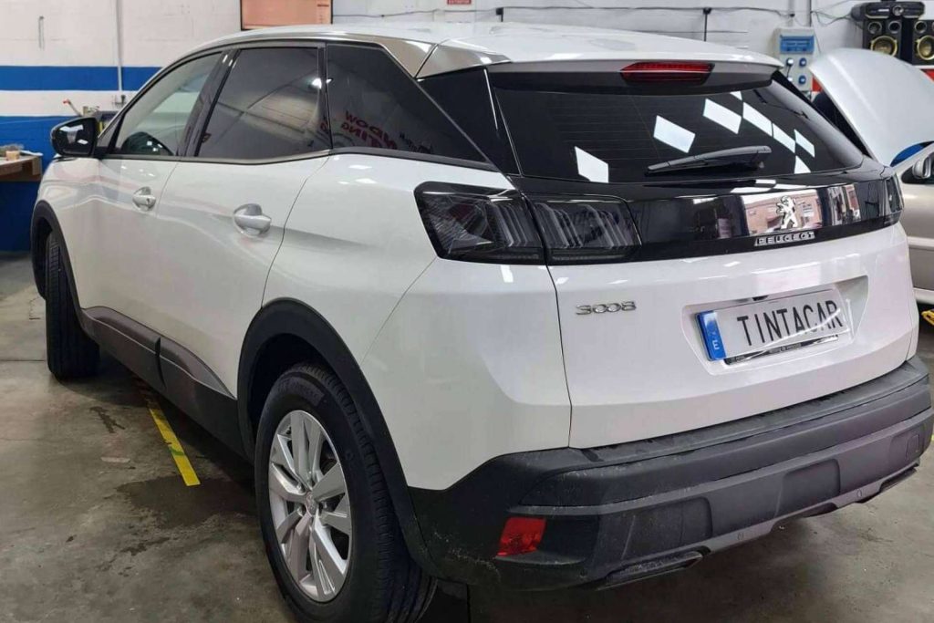 El tintado de lunas reduce la temperatura en el coche y mejora la protección de los niños frente al sol