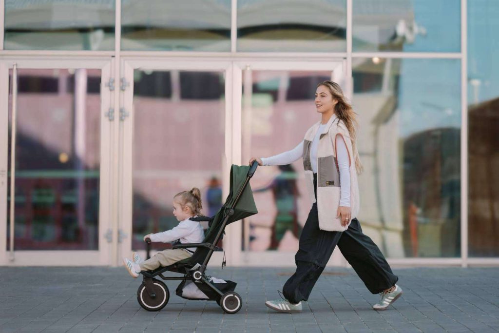 La edad ideal para que el bebé comience a usar un triciclo