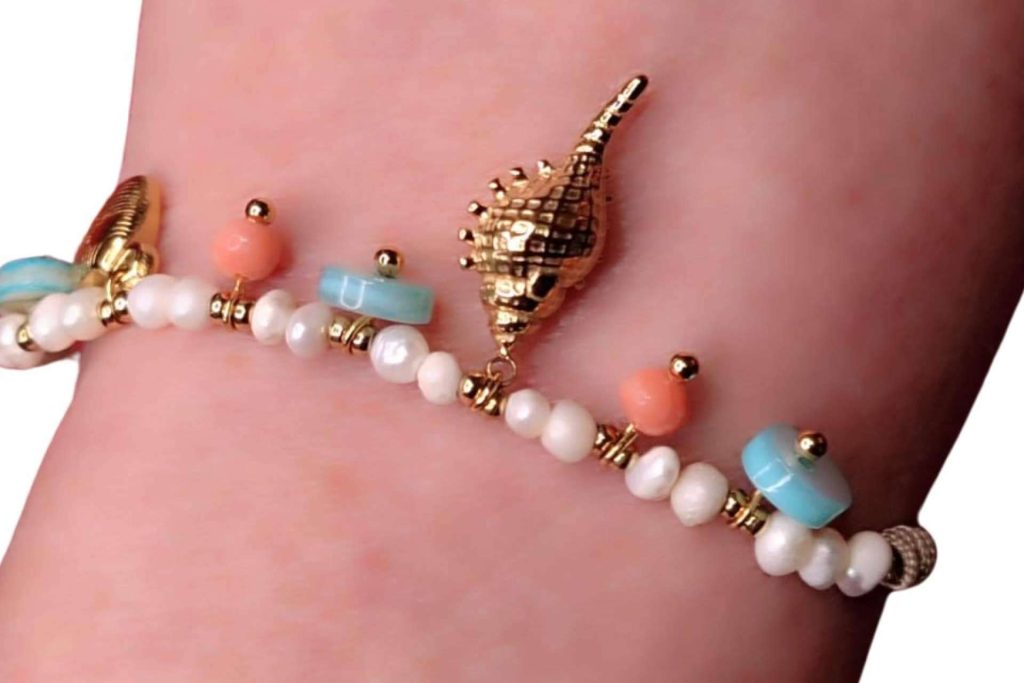 Las pulseras y tobilleras que marcarán tendencia este verano, según Estiloneu