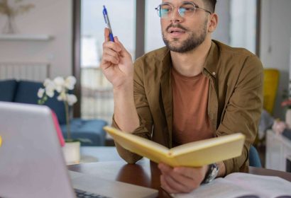La educación híbrida dispara el acceso de los adultos al Título de ESO