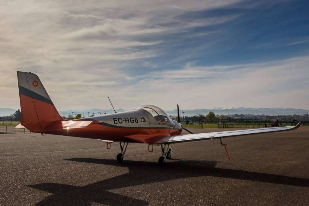 Volar cerca de picos de Europa ahora es posible con Asturfly y su experiencia de piloto por un día