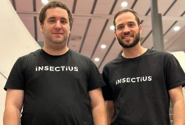 Raúl Reyes (izquierda) y Marcos Aguayo, fundadores de Insectius.