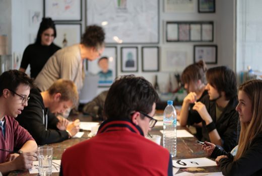 Un estudio de diseño donde trabajan autistas y personas con síndrome de Down