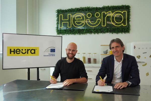 Marc Coloma, CEO de Heura (izquierda), con Alessandro Izzo, del BEI