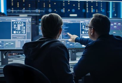 Profesionales tecnológicos en el sector TIC