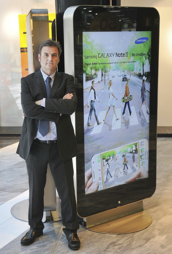 Publicidad 4D en ‘smartphones’ gigantes