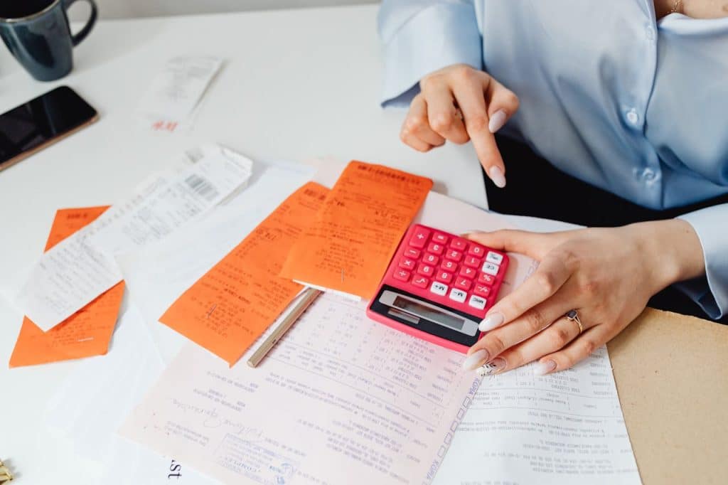 ¿Cómo calcular el balance de cuentas de una empresa?