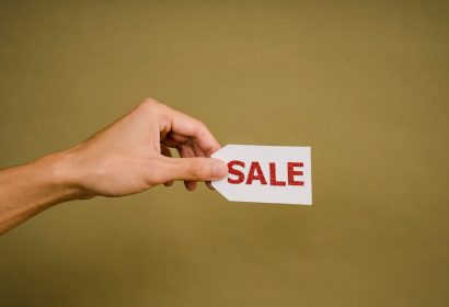 ¿Cómo calcular el precio de venta de un producto en el mercado?