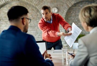 ¿Qué tipos de conflictos laborales existen y cómo puedes prevenirlos?